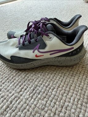 Nike White and Purple Athletic Sneakers with Red Swoosh